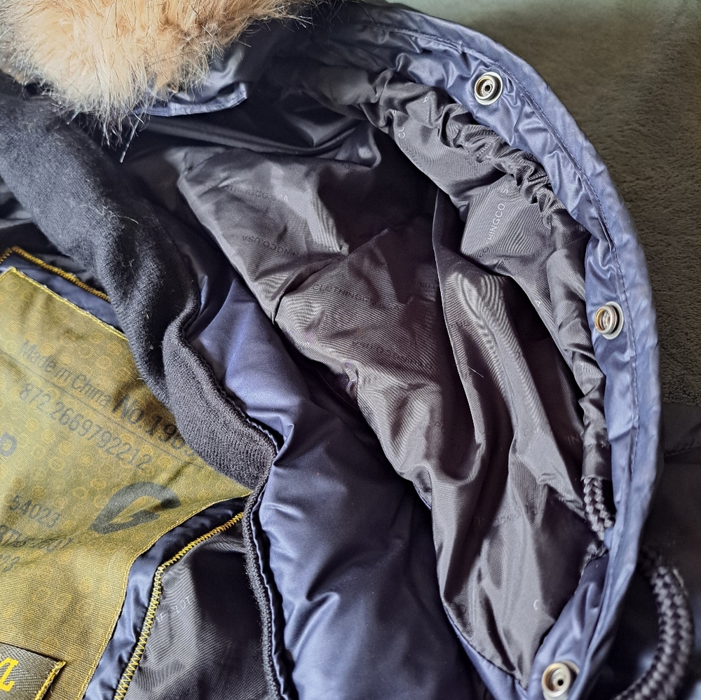 GAP jacket Navy Puffer Parka with Fur Trim. - Picture 12 of 15